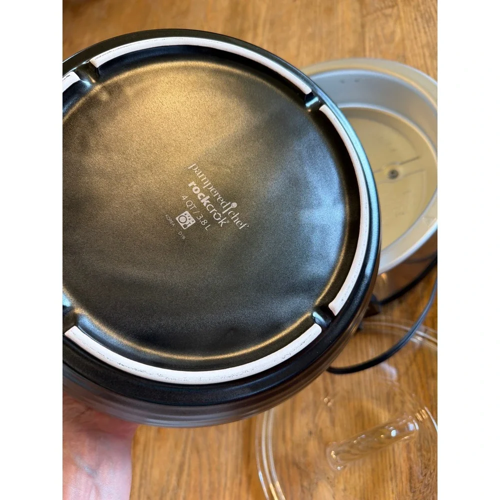 Pampered Chef Rockcrok 4 Qt Dutch Oven with Slow Cooker Stand Silver Black FLAW